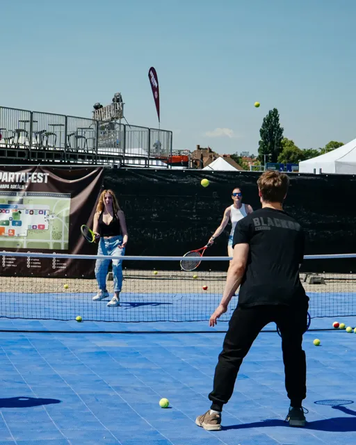 Tenis